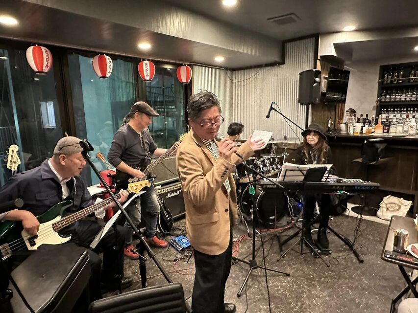 生バンドの様子です(NBCより)